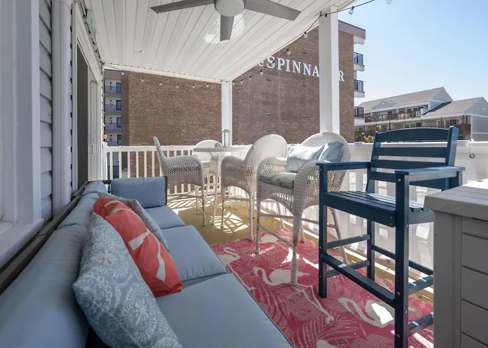 Apartment Ocean Block Retreat Pet Friendly *